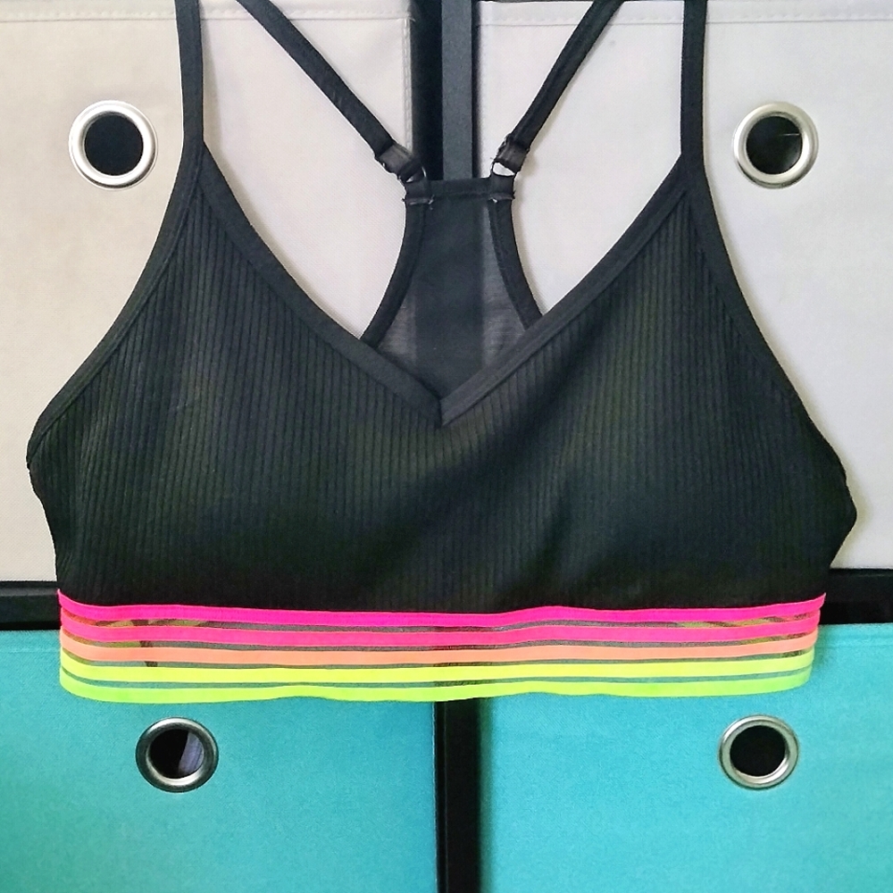 • PINK Sports Bra 🖤